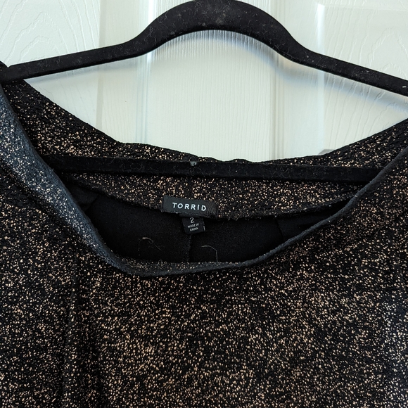 Torrid Metallic Foil Skater Skirt SZ 2 - Picture 3 of 4